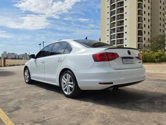 VOLKSWAGEN JETTA 2.0 TSI HIGHLINE 211CV GASOLINA 4P TIPTRONIC VOLKSWAGEN JETTA 2.0 TSI HIGHLINE 211CV GASOLINA 4P TIPTRONIC